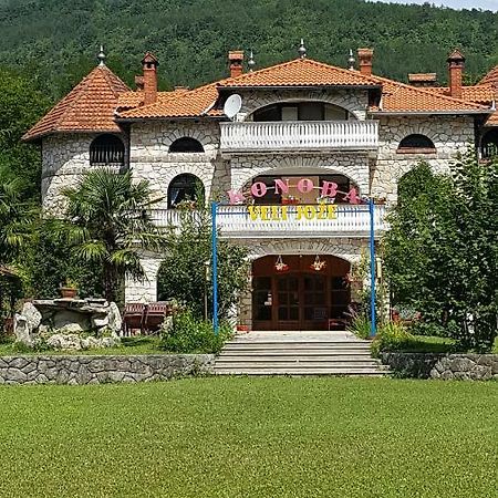 Sara Hotel Buzet Luaran gambar