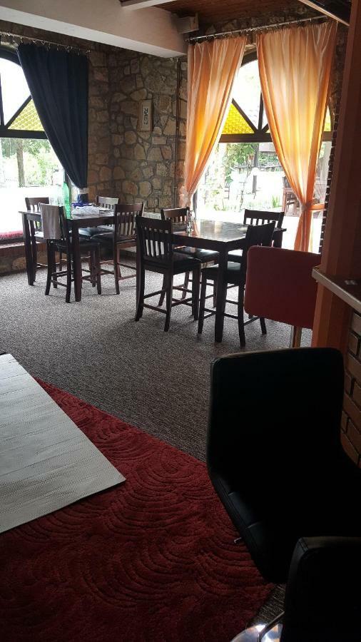 Sara Hotel Buzet Luaran gambar