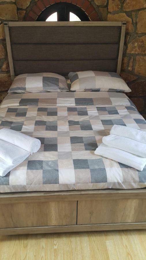 Sara Hotel Buzet Luaran gambar