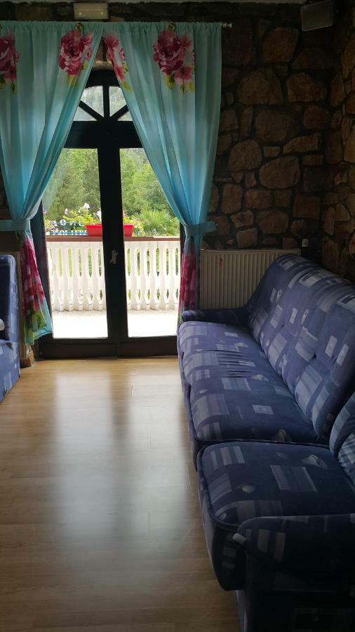 Sara Hotel Buzet Luaran gambar