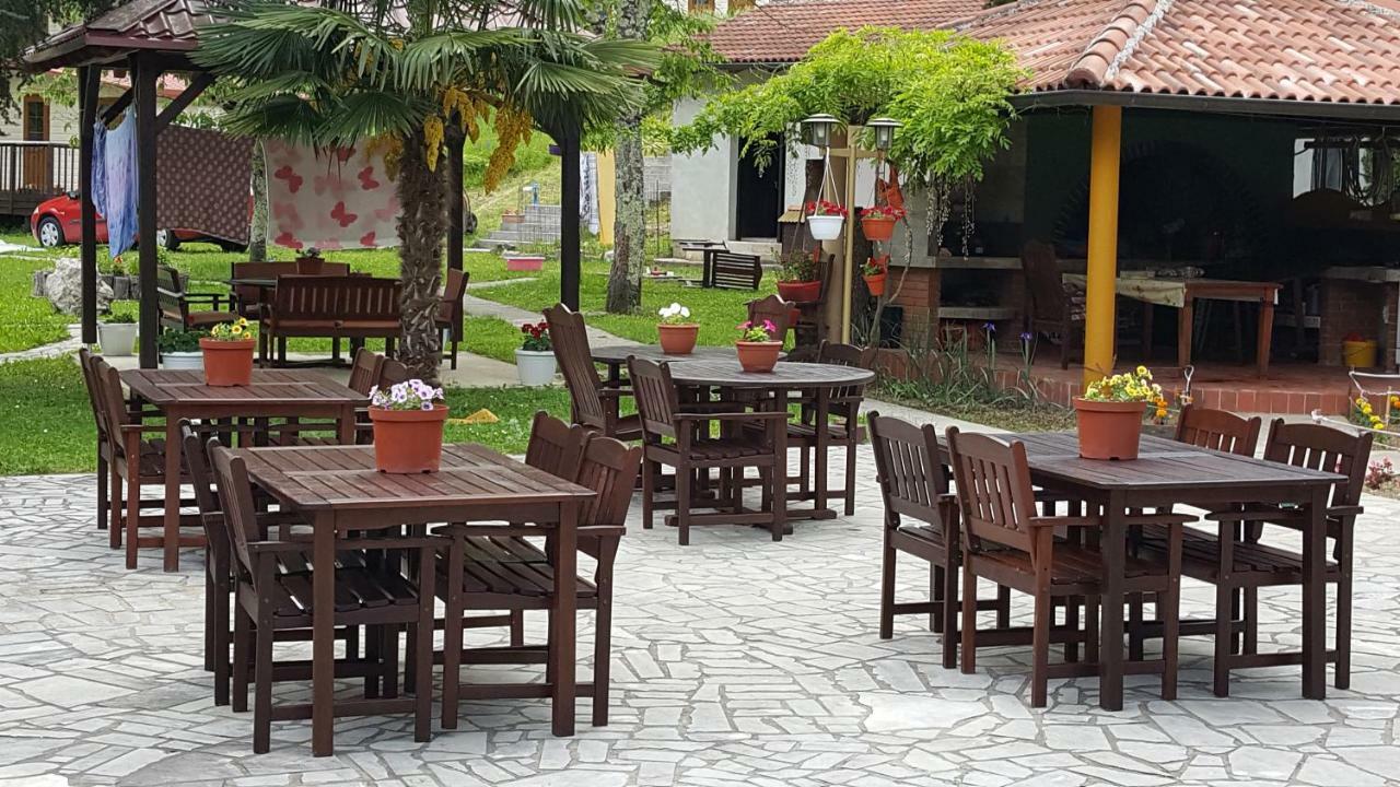 Sara Hotel Buzet Luaran gambar