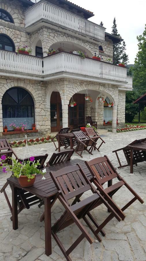 Sara Hotel Buzet Luaran gambar